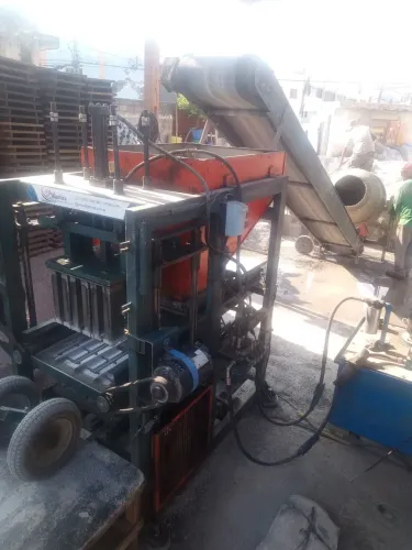 Máquina de Fazer Bloco 