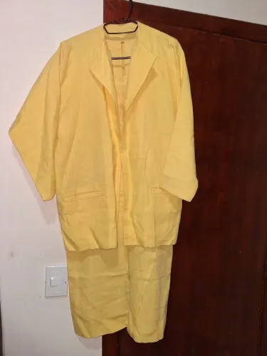 Conjunto linho puro. Amarelo manteiga M