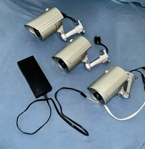 ? Câmeras de Segurança CFTV Bullet Infrared + Fonte Intelbras