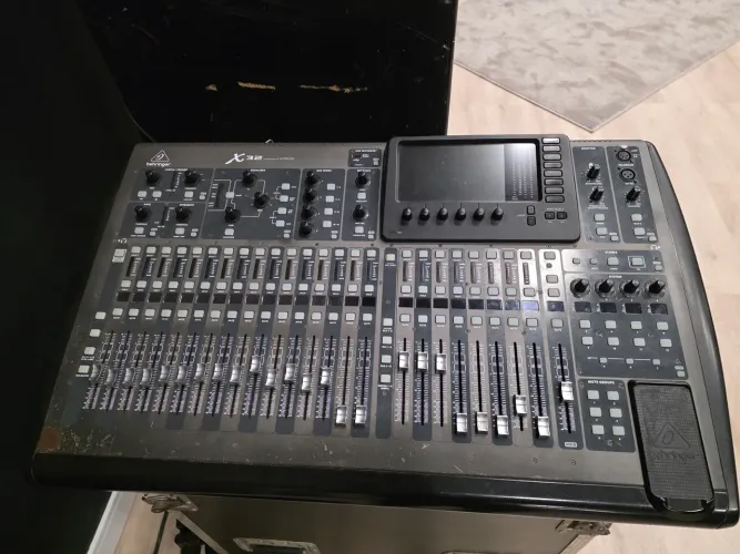 Behringer X32 Full 