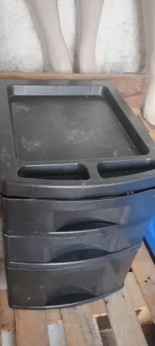 Vendo gaveteiro organizador preto de plástico 
