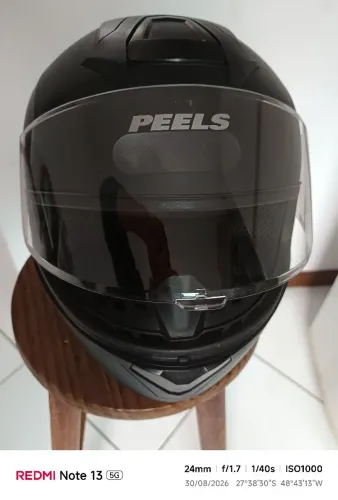 Capacete pells