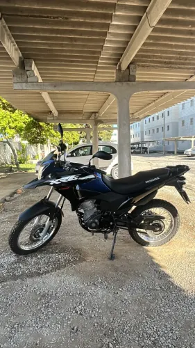 Honda XRE 190 2022 azul.