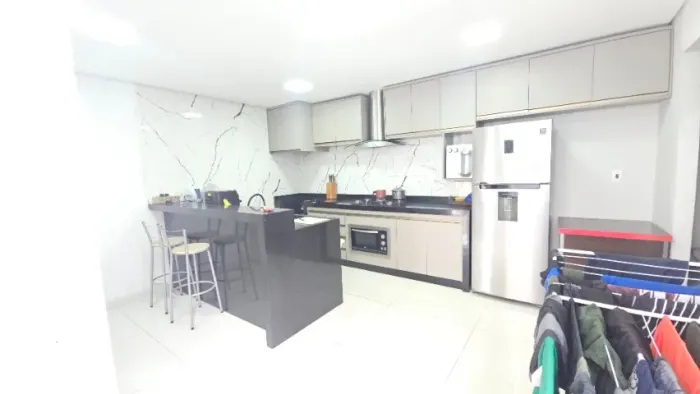 Casa de 2 quartos com garagem e edícula Condomínio Rubi valor ágio 195mil
