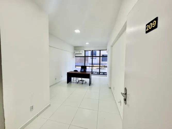 Sala comercial Renascença Av. Colares Moreira