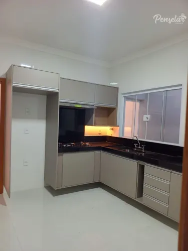 Indaiatuba - Casa térrea a venda com 3 Dormitórios Suíte Quintal 2 Vagas- Centro