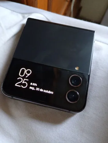 Z Flip 4 - ( retirada de peças ou conserto)