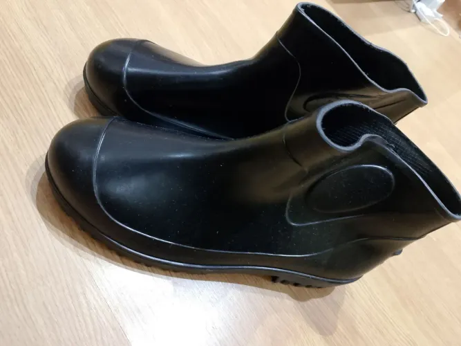 Bota galocha cano curto