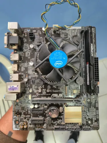 Kit Placa Mãe Asus H110M + Pentium G4560 + 8GB RAM DDR4 (HyperX)