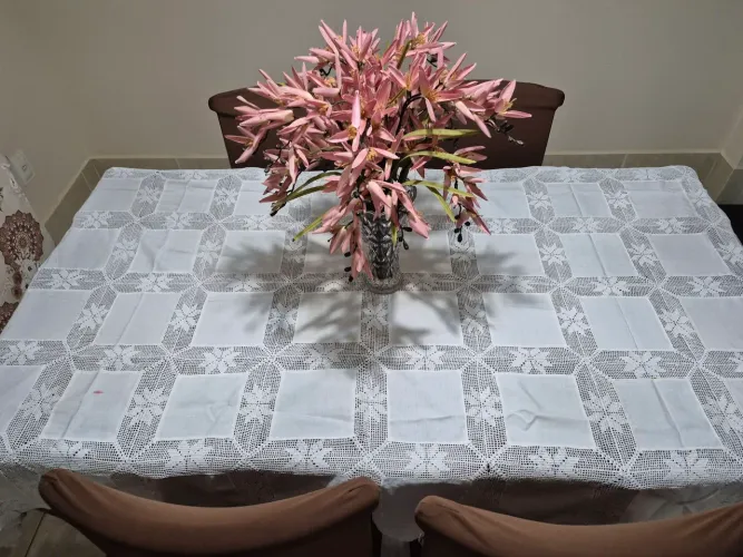 Toalha de mesa linho e crochê 1,60x260cm.