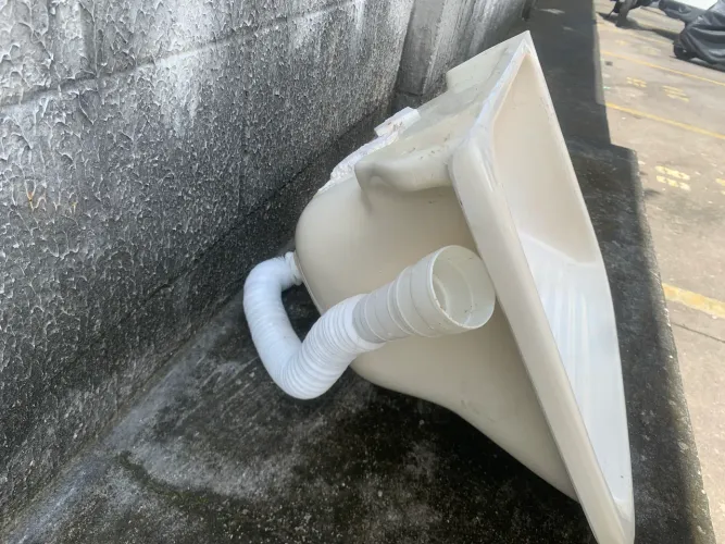 Tanque de cerâmica durável