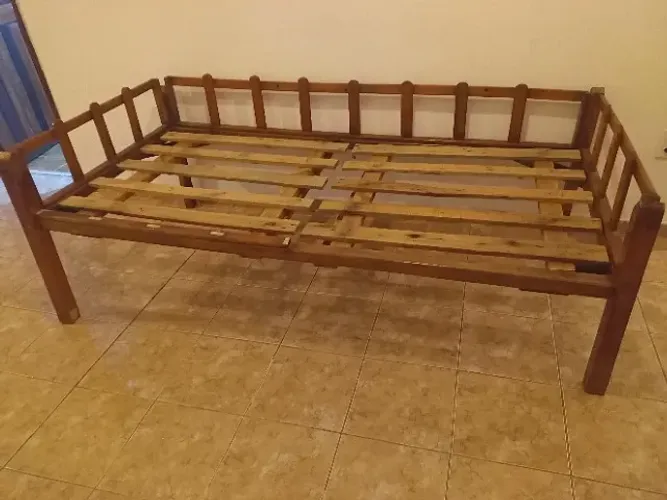 Cama de madeira boa