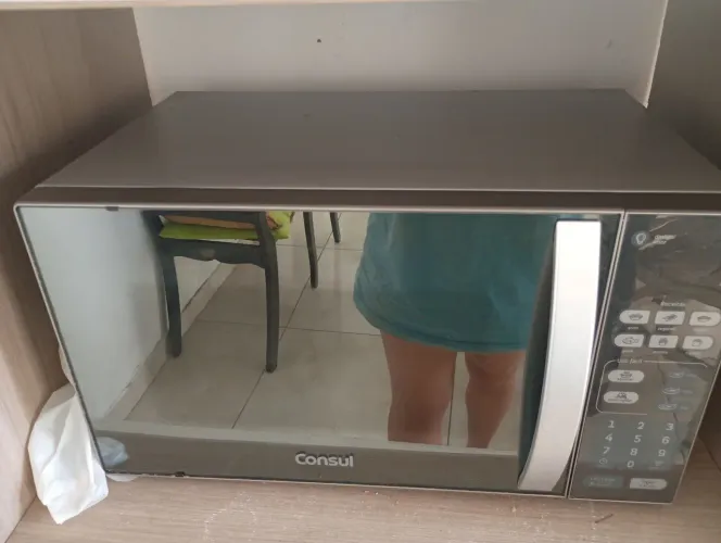 VENDE-SE MICRO ONDAS 20 LITROS CONSUL