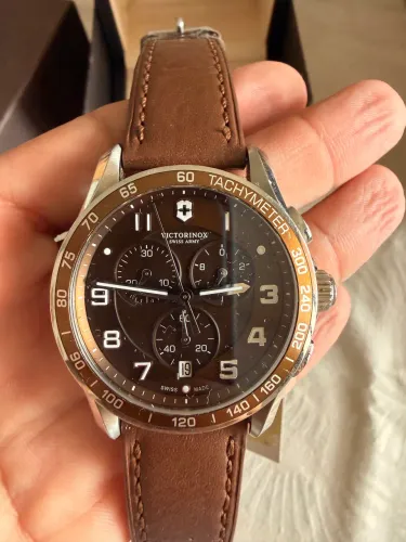 Relógio Victorinox Swiss Army Chrono Classic