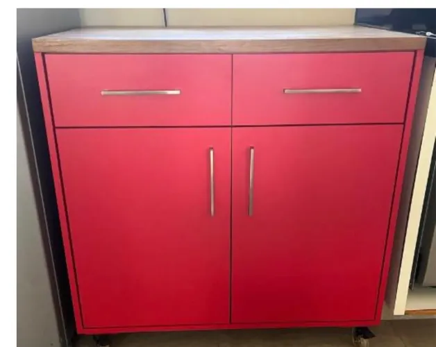 Armário com rodinhas para cozinha