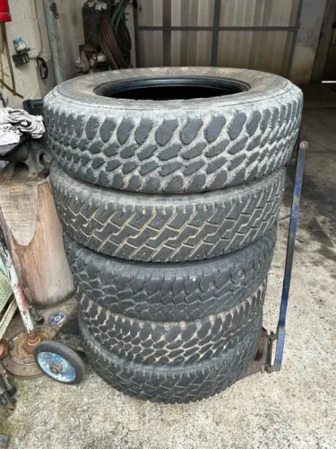Pneus 215/80R16