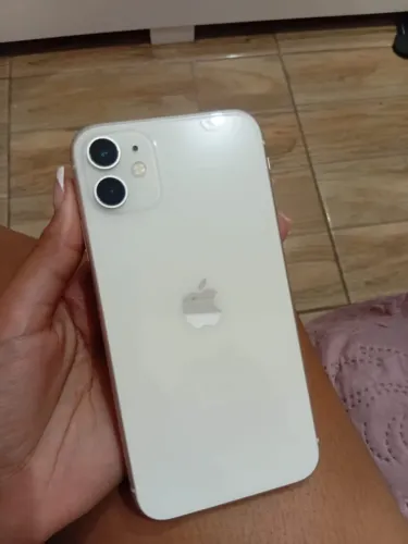 IPhone 11 64g branco 