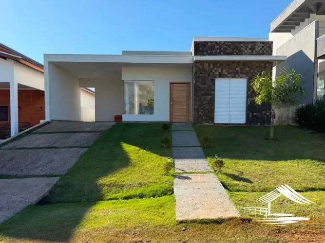 Linda casa com 3 dormitórios no Ninho Verde 1, ampla área de lazer com piscina