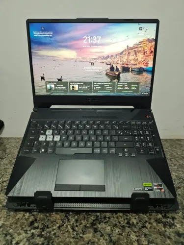 Notebook Asus TUF Gaming A15, extremamente bem cuidado, e sem nenhuma arranhão.