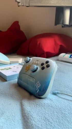 Controle 8BitDo Ultimate 2.4G Edição Especial Genshin Impact (Chongyun).