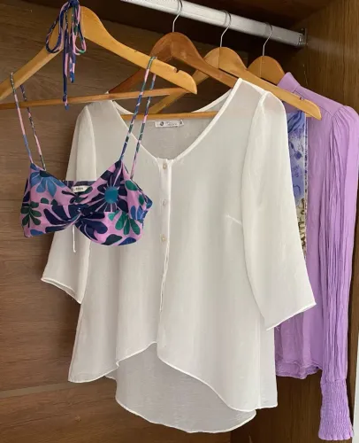 Kit com 3 blusas e 1 lenço