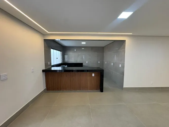 Casa à venda de 4 quartos com 2 suites no setor Água Branca