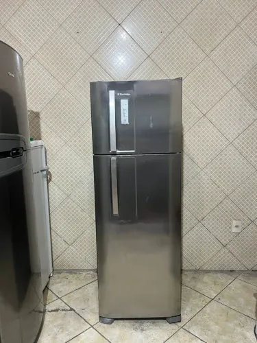Geladeira Eletrolux 300L inox linda