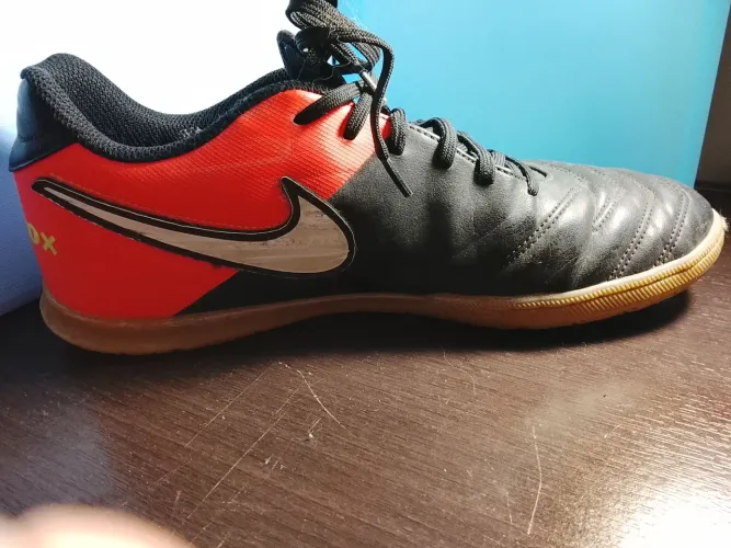 Chuteira Nike Tiempo