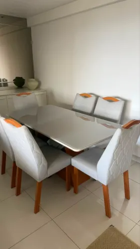 Vendo mesa de jantar 6 lugares!