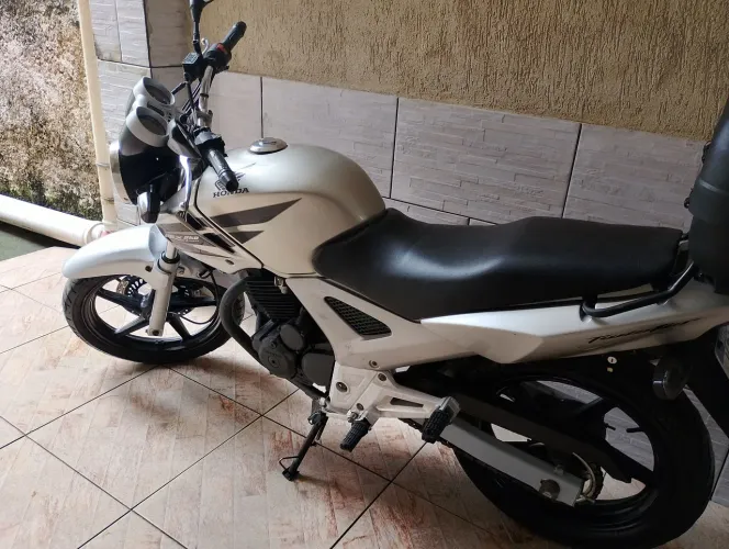 troco moto CBX por carro no mesmo valor ou moto menor cilindradas