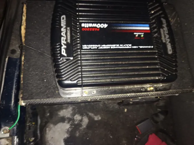 Trio de carro e aparelho de som multimídia 