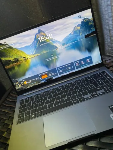 Samsung Galaxy Book4 Intel® Core i3-1315U, Windows 11 Home, 8GB, 256GB SSD, UHD Graphics