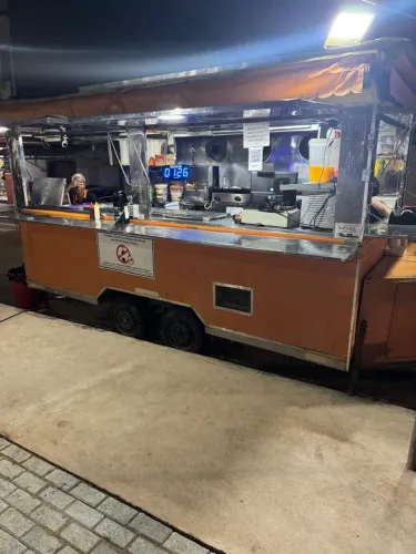 Trailer de Lanche Completo", "Food Truck Lanchonete"