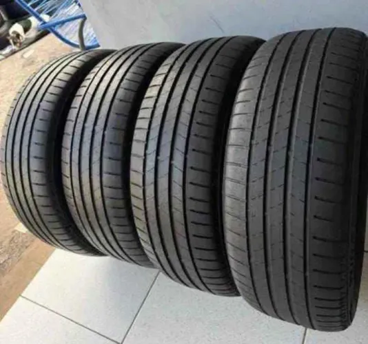 Pneus 205/55 aro 17 Bridgeston seminovos