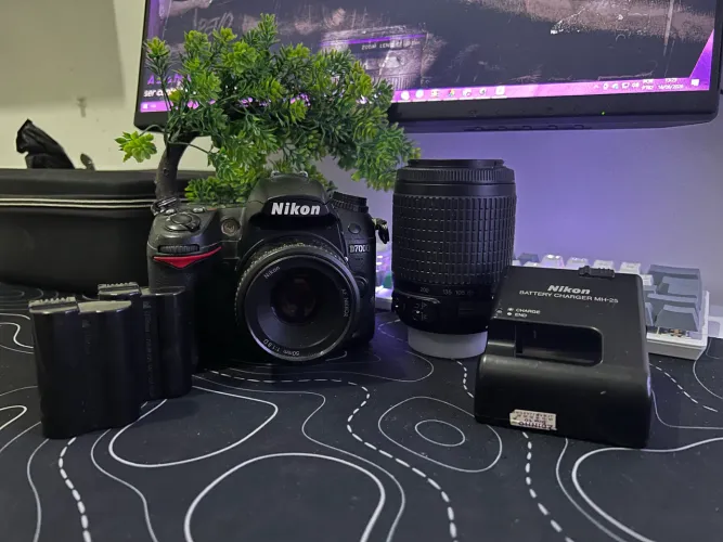 Nikon D7000 com duas lentes