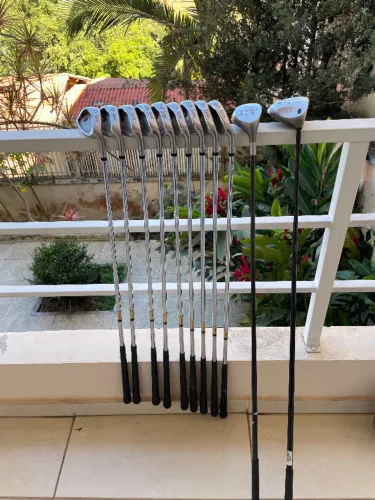 Tacos de Golfe LINX Jogo Completo, com Bolsa e Carrinho Dobrável Wilson.