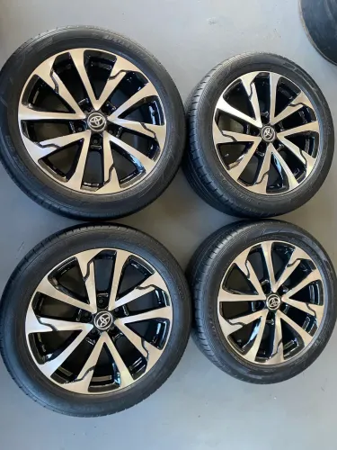 Rodas aro 18 Toyota Corolla Cross + pneus dunlop
