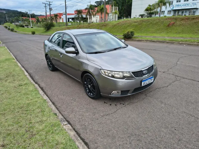 Kia Motors Cerato 1.6 16V Aut. 2012