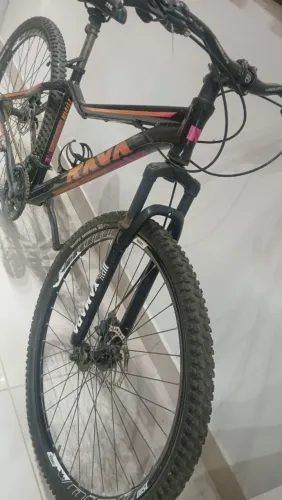 Vendo bicicleta semi nova