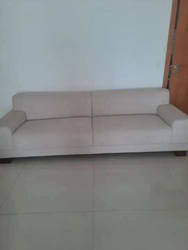 Estofado . Cadeiras giratórias. Mesa em lata e espelho. Mesa varanda em madeiras.2 cadeir