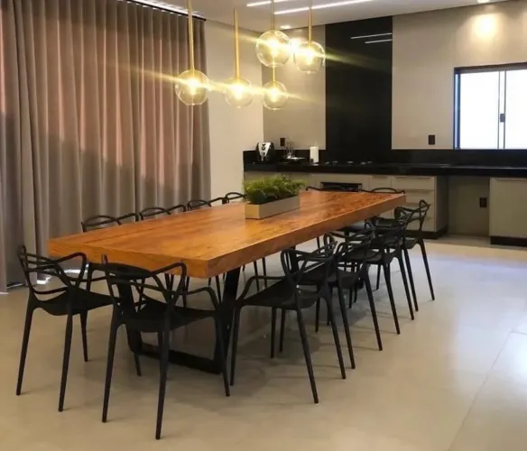 Mesa madeira demolição peroba rosa (pés de metalom)