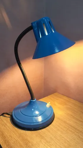 Luminária de mesa azul vintage da década de 70