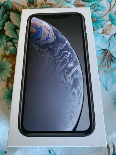 iPhone XR - 128 Black - Completo + AirPods 3