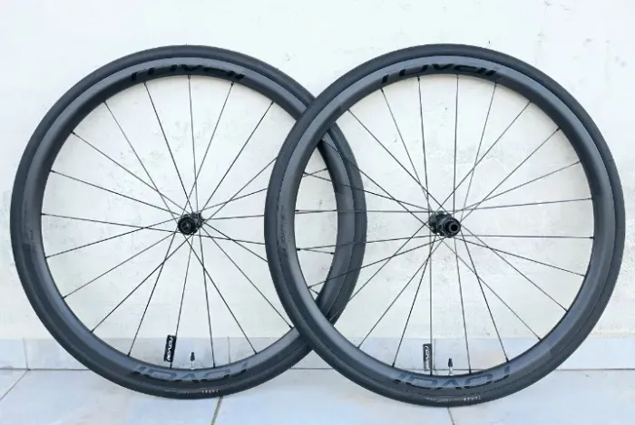 Rodas Roval Alpinist CLX II Disc Tubeless 33mm Cerâmica - DT Swiss 180 - EXP HG XDR - Nova