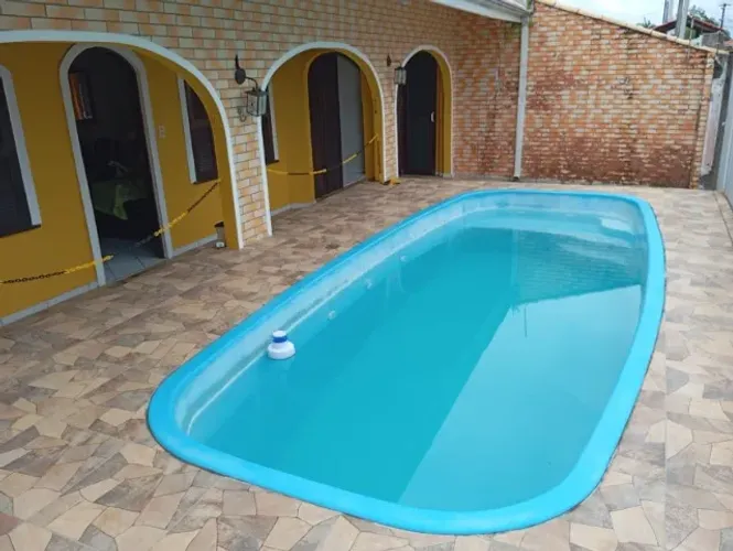 Sobrado com piscina, 06 quartos , Balneário Santa Terezinha, 250 metros da praia