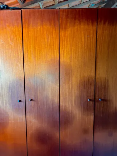 Guarda-roupa em Madeira