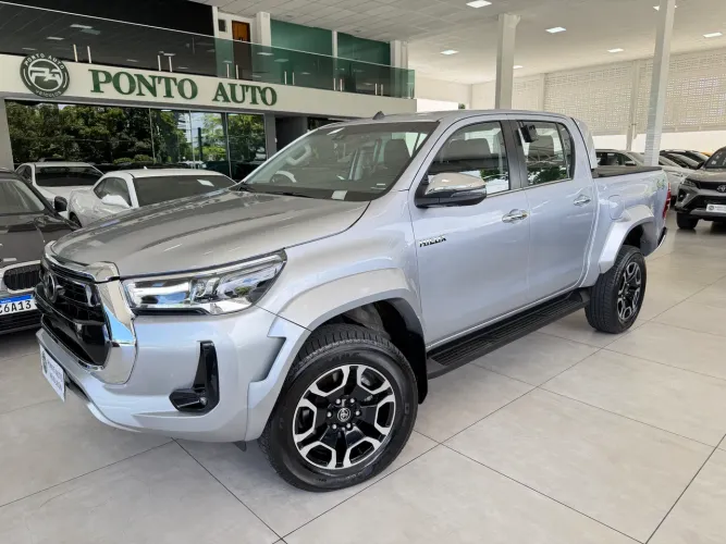 Toyota Hilux CD SRX Plus 4X4 2.8 TDI Die. Aut. 2024