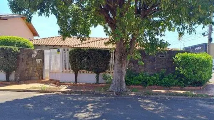 Excelente Casa Térrea à Venda ou Locação no Vila Rica