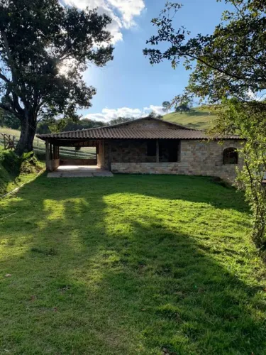 Linda Fazenda entre Passa Tempo e Carmópolis de Minas