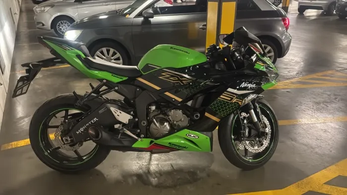 Ninja ZX-6R muito nova